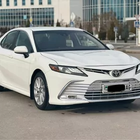 Toyota Camry 2022