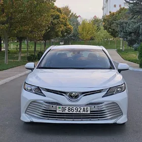 Toyota Camry 2019