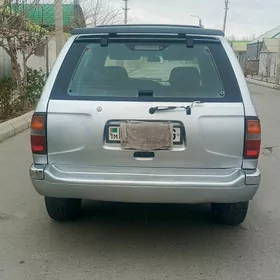 Nissan Pathfinder 1998