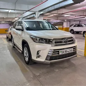 Toyota Highlander 2019