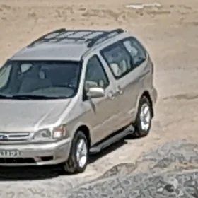 Toyota Sienna 2003