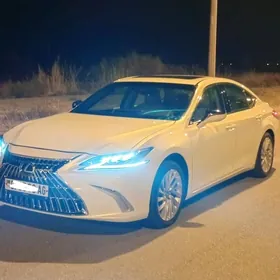 Lexus ES 350 2019