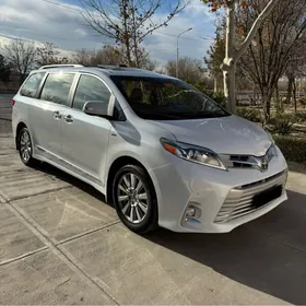 Toyota Sienna 2019