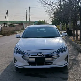 Hyundai Elantra 2019