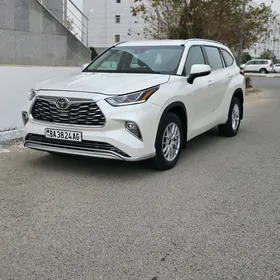 Toyota Highlander 2021