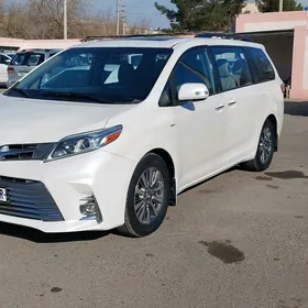 Toyota Sienna 2017