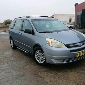 Toyota Sienna 2004