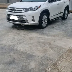 Toyota Highlander 2019