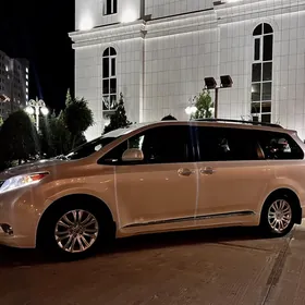 Toyota Sienna 2016