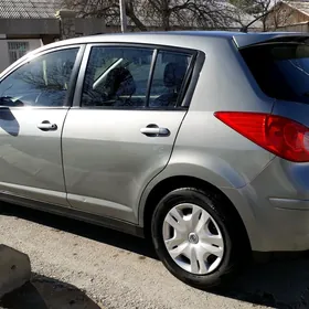 Nissan Versa 2012