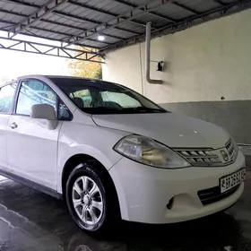 Nissan Versa 2010