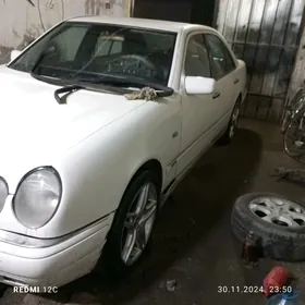 Mercedes-Benz E320 1996