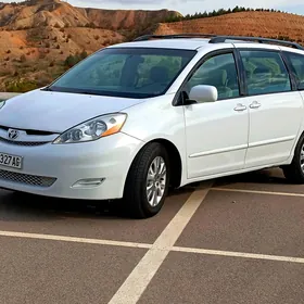 Toyota Sienna 2008