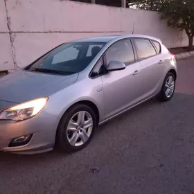 Opel Astra 2012