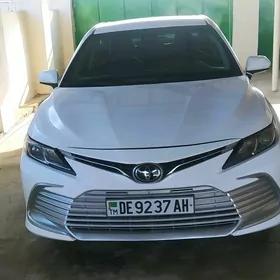 Toyota Camry 2021