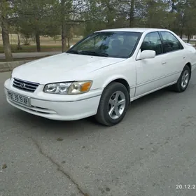 Toyota Camry 2001