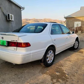 Toyota Camry 2001