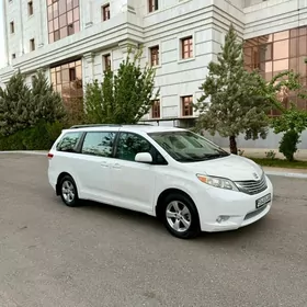 Toyota Sienna 2014