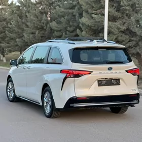 Toyota Sienna 2021