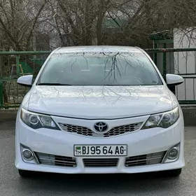 Toyota Camry 2014