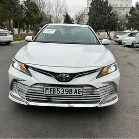 Toyota Camry 2021