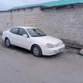 Daewoo Leganza 1998