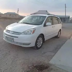 Toyota Sienna 2004