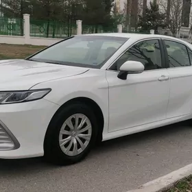 Toyota Camry 2023