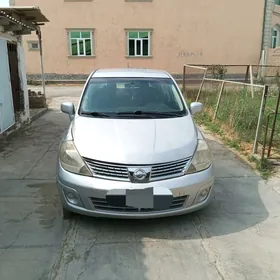 Nissan Versa 2011