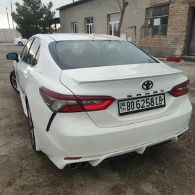 Toyota Camry 2021