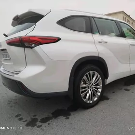 Toyota Highlander 2020