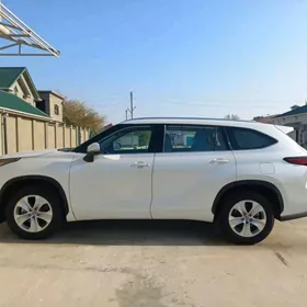 Toyota Highlander 2021