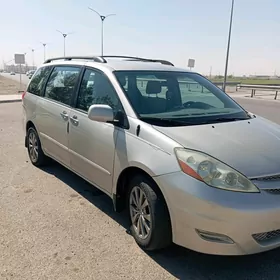 Toyota Sienna 2008