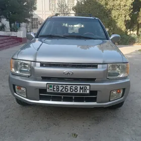 Infiniti QX4 2001