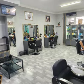 Gurtly podwal. SALON