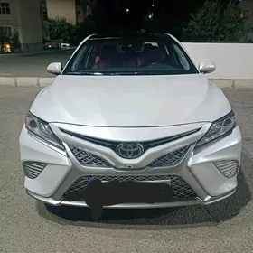 Toyota Camry 2019