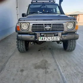 Nissan Patrol 1995