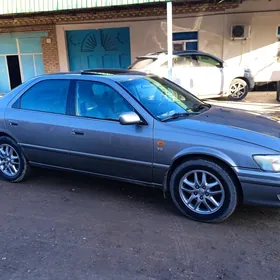 Toyota Camry 1999