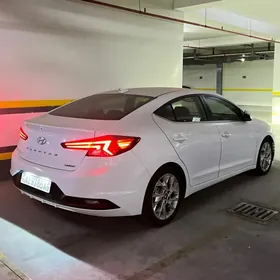 Hyundai Elantra 2020