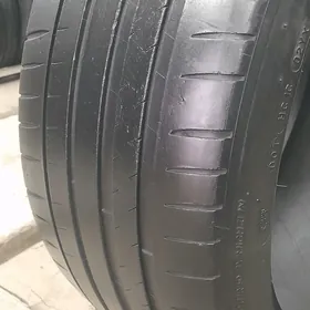 MICHELIN 245 40 19