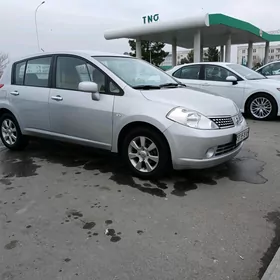 Nissan Tiida 2008