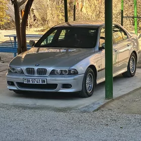 BMW E39 2000