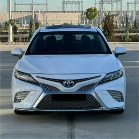 Toyota Camry 2019