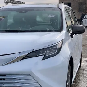 Toyota Sienna 2021