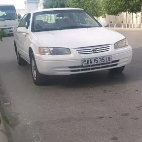 Toyota Camry 1999