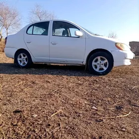 Toyota Echo 2000