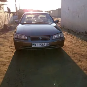 Toyota Camry 2000