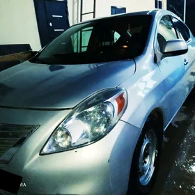 Nissan Versa 2014