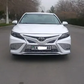 Toyota Camry 2021