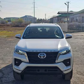 Toyota Fortuner 2023